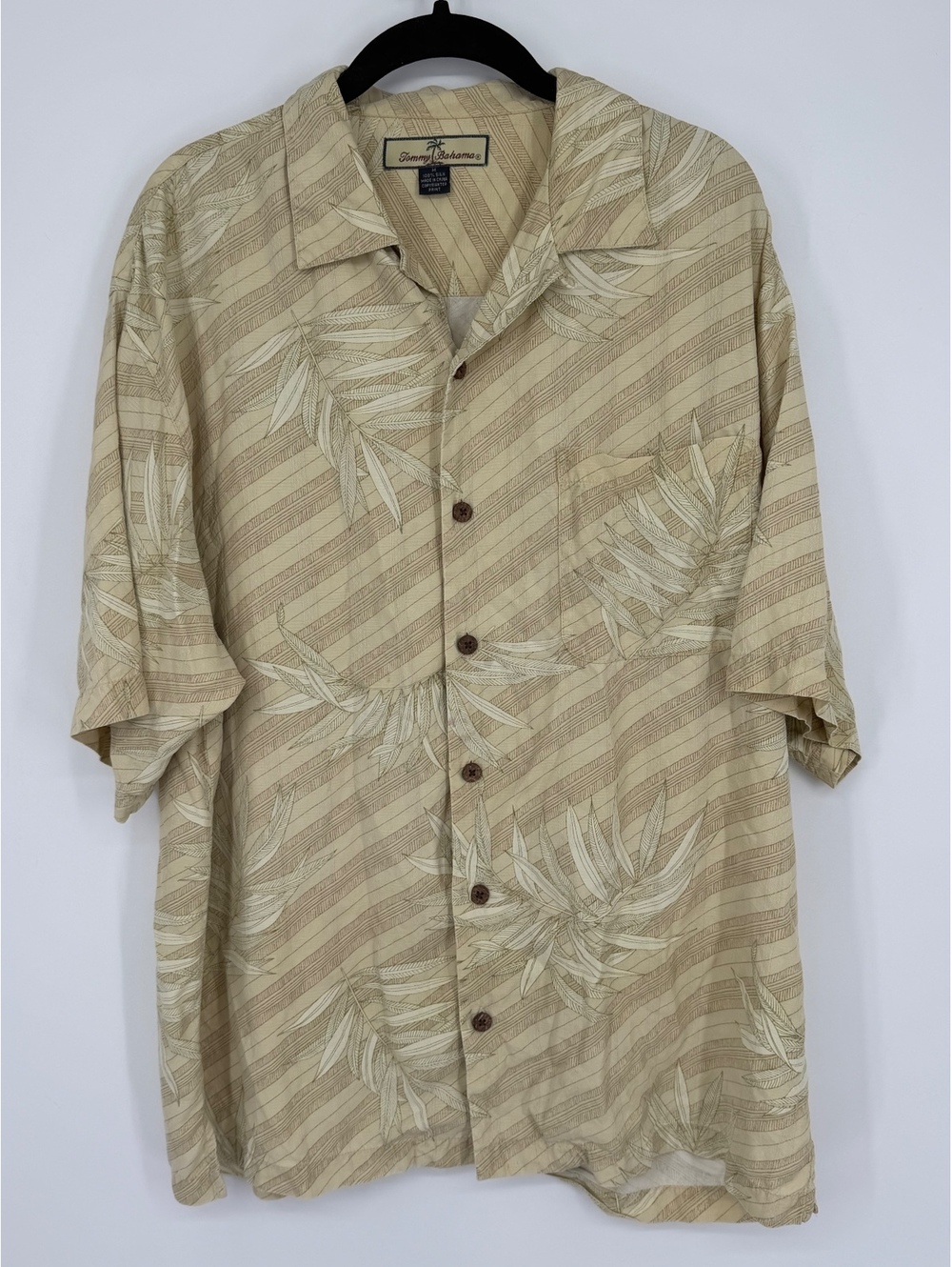 Tommy Bahama 100% silk button up size medium